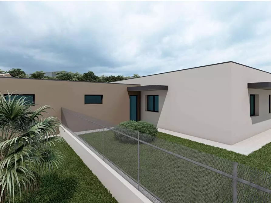 Immagine 12 di Villa in vendita  a Pordenone