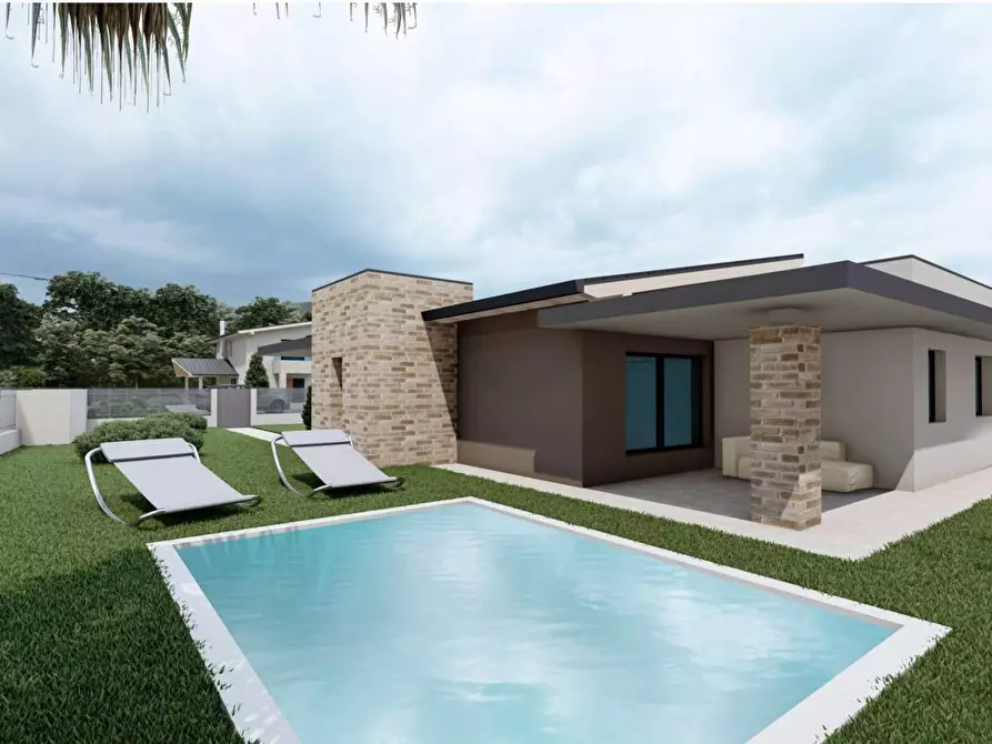 Immagine 9 di Villa in vendita  a Pordenone