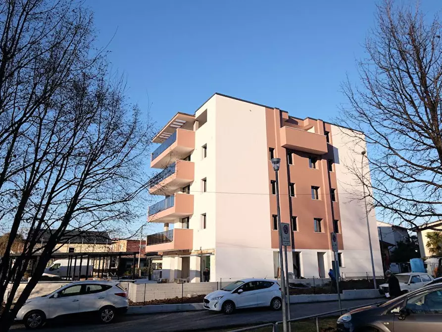 Immagine 4 di Appartamento in vendita  a Pordenone