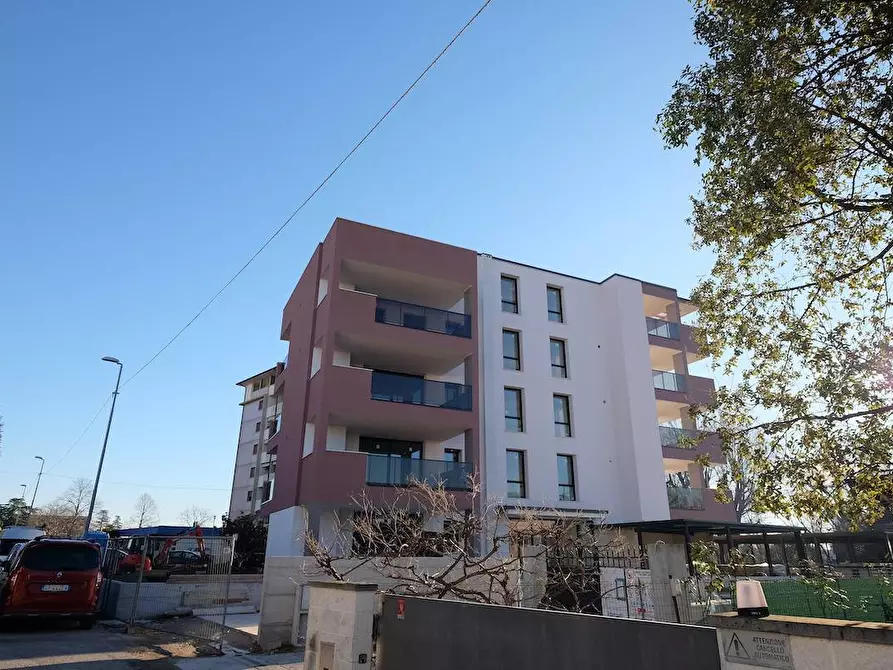 Immagine 5 di Appartamento in vendita  a Pordenone