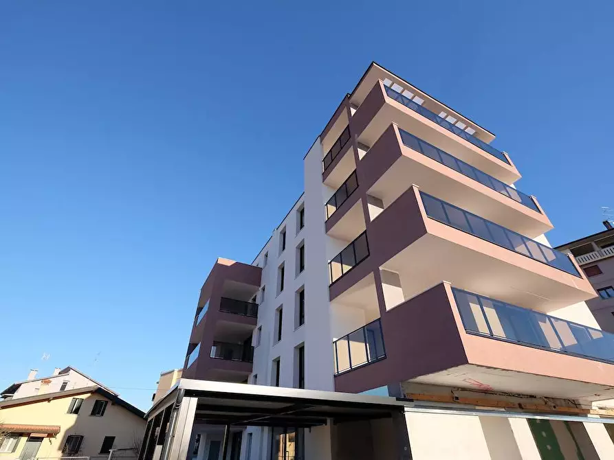 Immagine 6 di Appartamento in vendita  a Pordenone