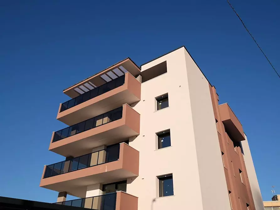 Immagine 1 di Appartamento in vendita  a Pordenone