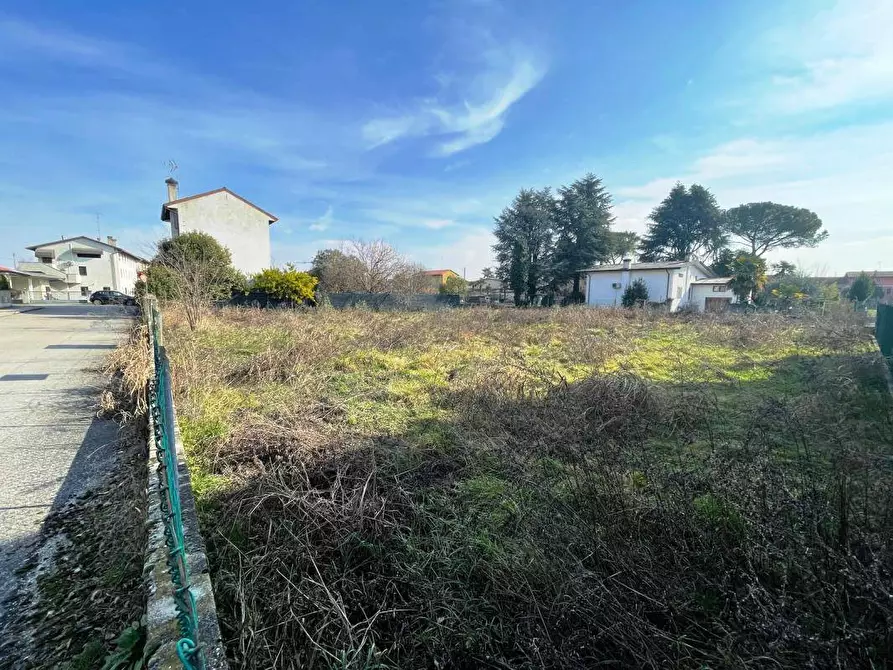 Immagine 4 di Terreno residenziale in vendita  a Cordenons