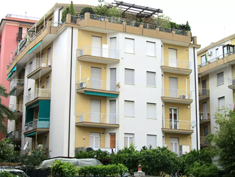 Immagine 1 di Appartamento in affitto  in Via Trieste a Arenzano