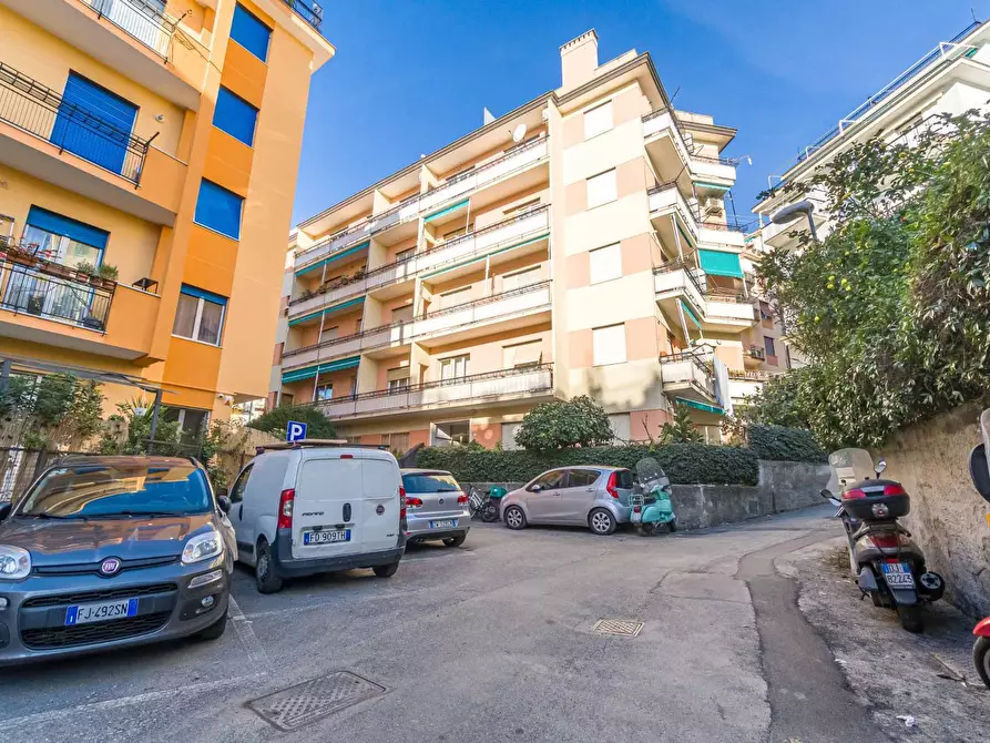Immagine 1 di Appartamento in vendita  in Via Torino a Arenzano