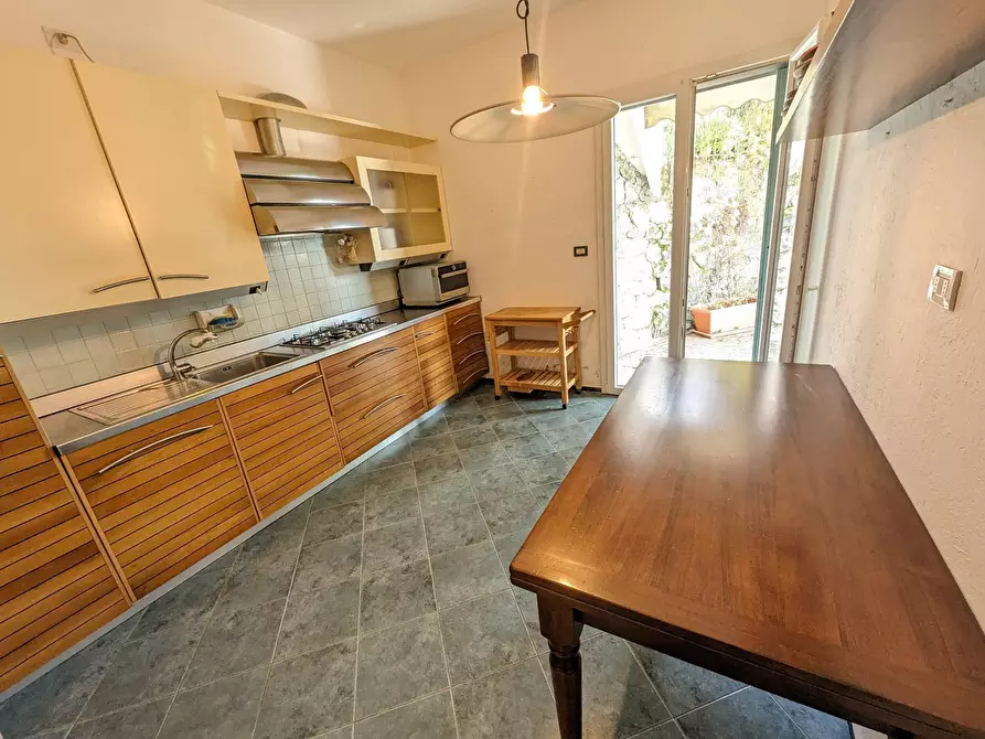 Immagine 11 di Appartamento in vendita  in Via del Mare a Arenzano