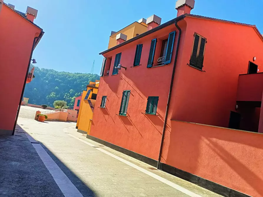Immagine 3 di Appartamento in vendita  in Via al Golf a Cogoleto