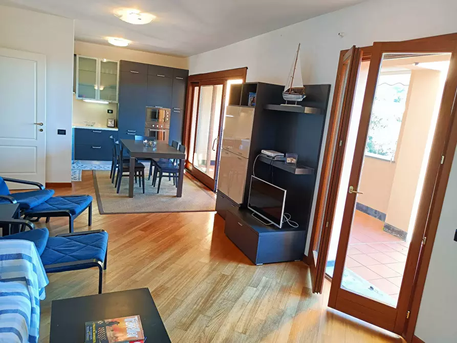 Immagine 10 di Appartamento in vendita  in Via al Golf a Cogoleto