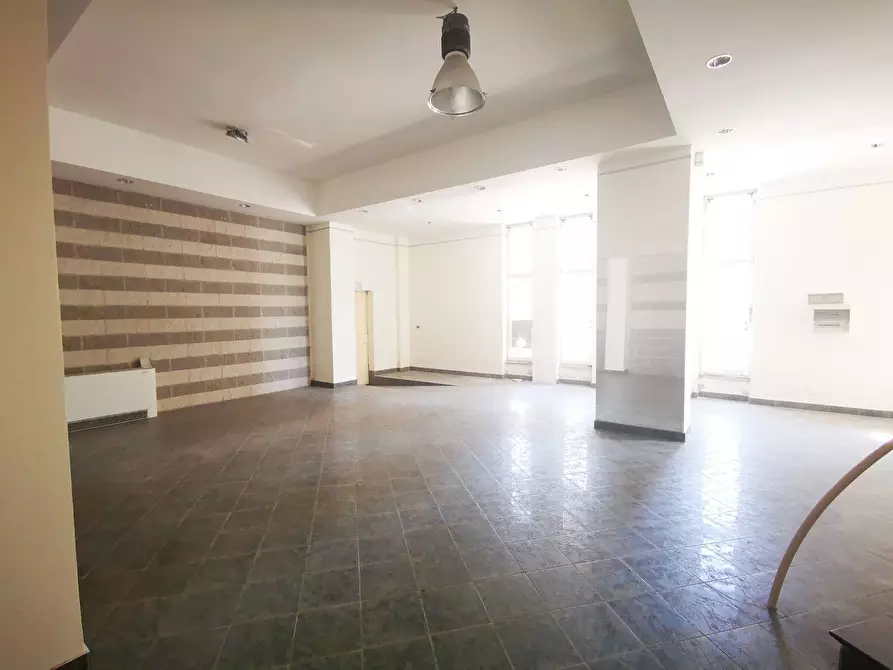 Immagine 12 di Locale commerciale in vendita  in Via Leopardi a Arenzano