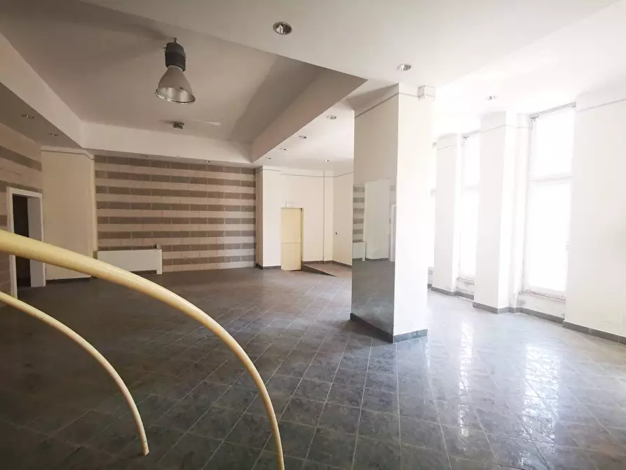 Immagine 7 di Locale commerciale in vendita  in Via Leopardi a Arenzano