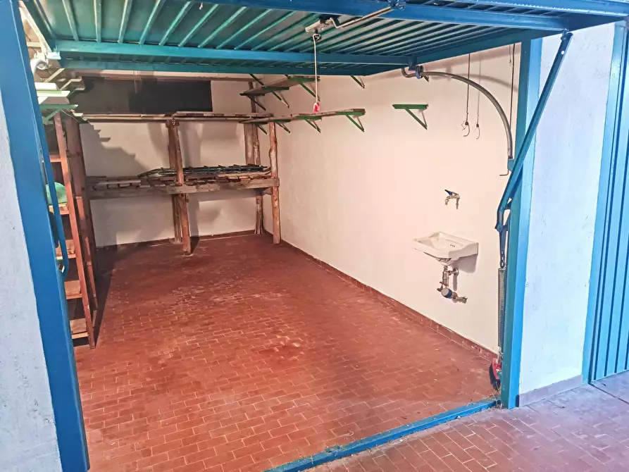 Immagine 6 di Box auto in affitto  in Via Maxio a Arenzano