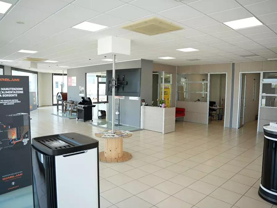 Immagine 2 di Locale commerciale in affitto  in via giovanni agnelli a Beinette