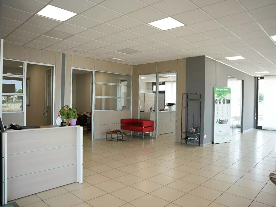 Immagine 4 di Locale commerciale in affitto  in via giovanni agnelli a Beinette