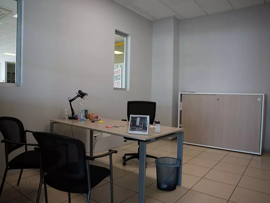 Immagine 6 di Locale commerciale in affitto  in via giovanni agnelli a Beinette