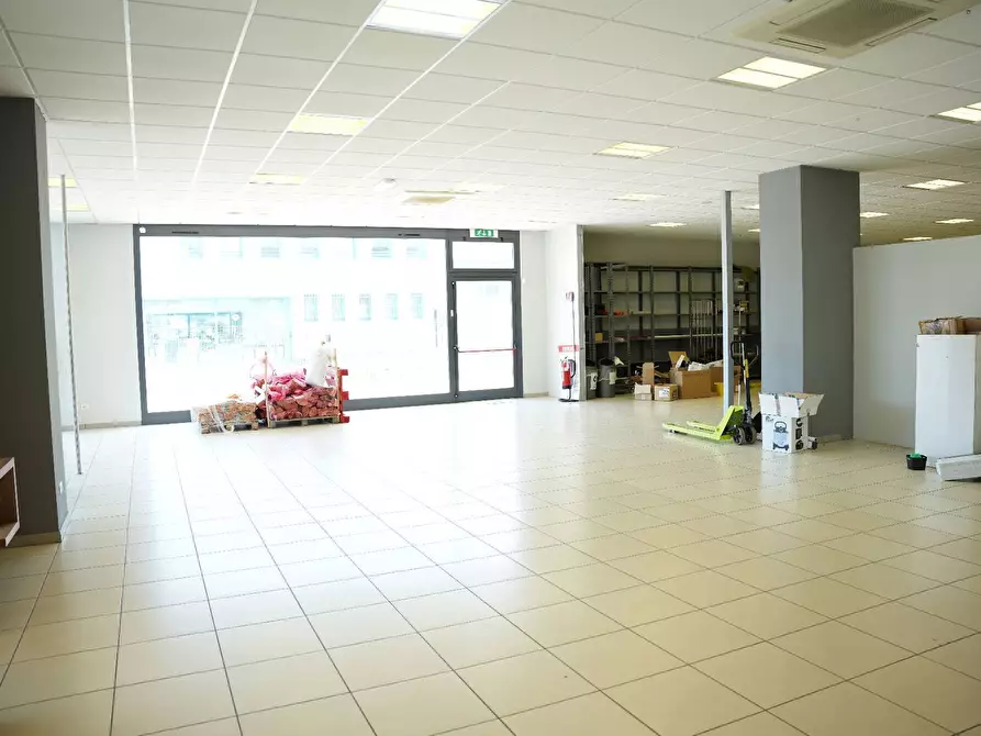 Immagine 10 di Locale commerciale in affitto  in via giovanni agnelli a Beinette
