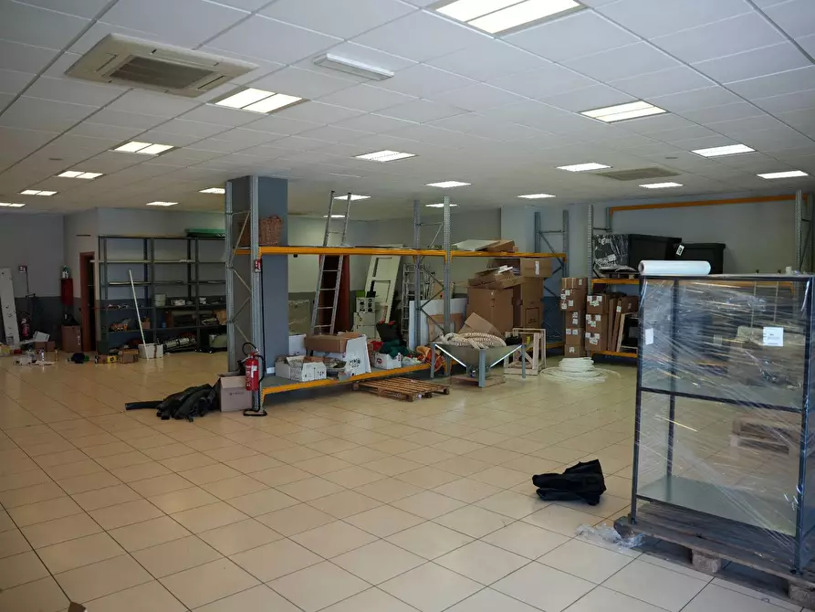 Immagine 13 di Locale commerciale in affitto  in via giovanni agnelli a Beinette
