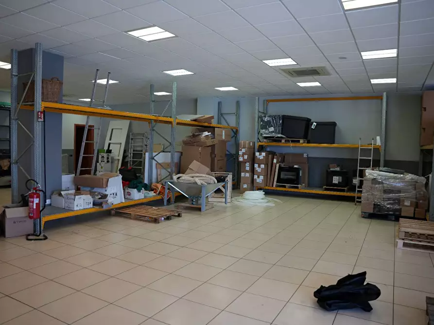 Immagine 14 di Locale commerciale in affitto  in via giovanni agnelli a Beinette