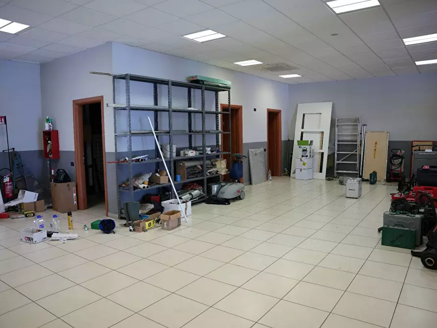 Immagine 16 di Locale commerciale in affitto  in via giovanni agnelli a Beinette