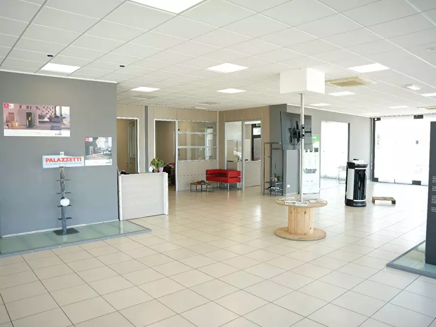 Immagine 17 di Locale commerciale in affitto  in via giovanni agnelli a Beinette