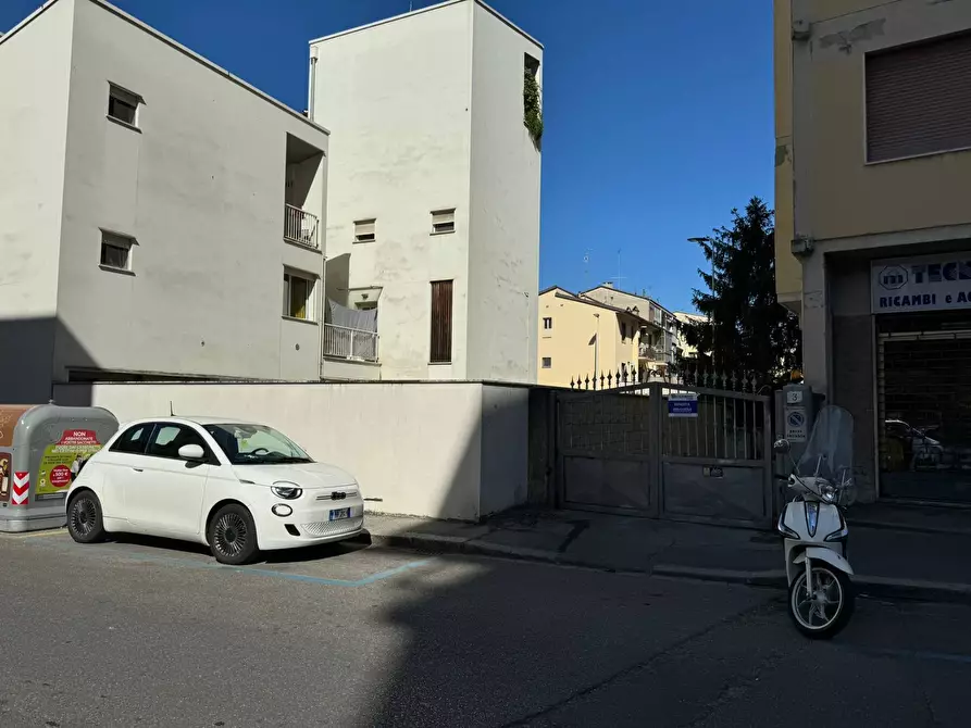 Immagine 4 di Box auto in vendita  in Via Luigi Morandi a Firenze