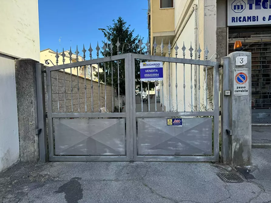 Immagine 2 di Box auto in vendita  in Via Luigi Morandi a Firenze