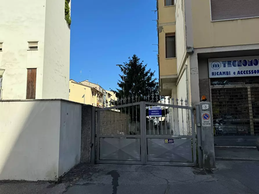Immagine 5 di Box auto in vendita  in Via Luigi Morandi a Firenze