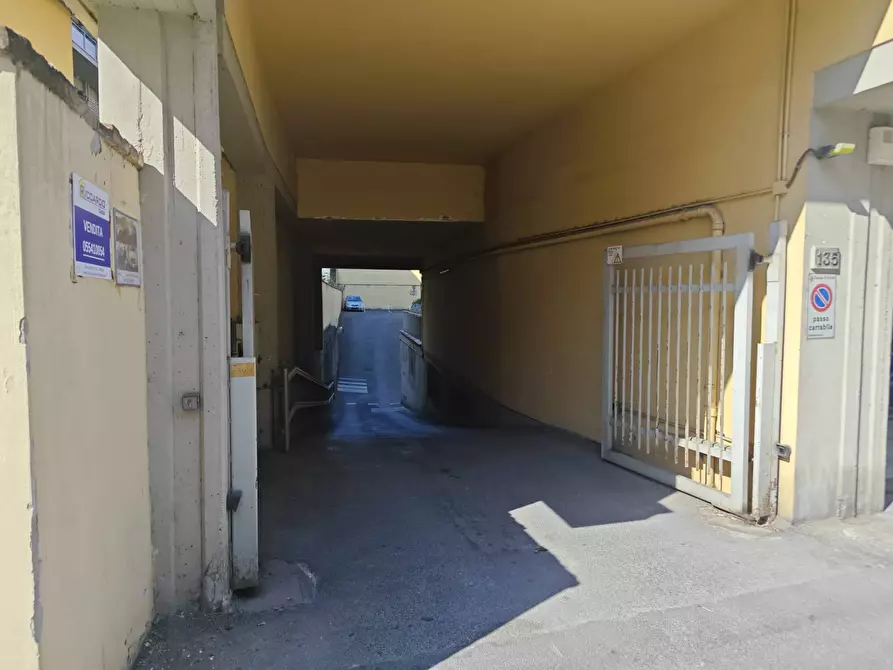 Immagine 1 di Box auto in vendita  in via reginaldo giuliani a Firenze