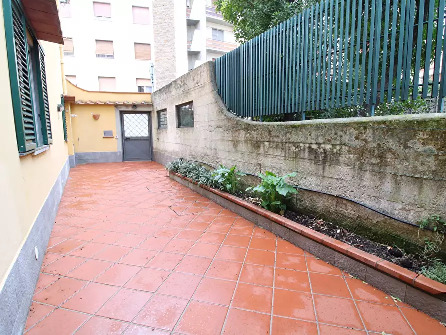 Immagine 19 di Appartamento in vendita  in via delle panche a Firenze
