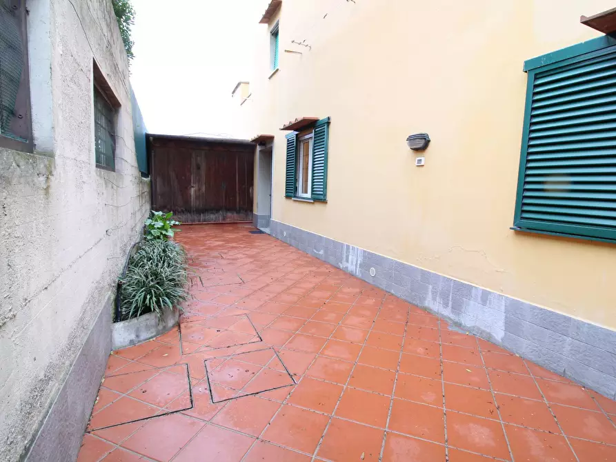 Immagine 21 di Appartamento in vendita  in via delle panche a Firenze