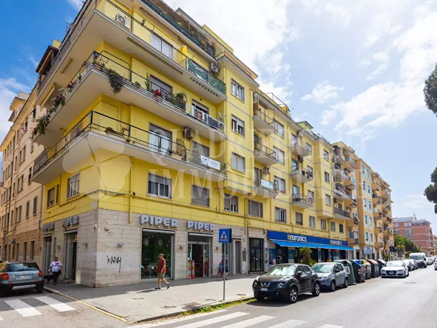 Immagine 23 di Appartamento in vendita  in Viale Paolo Orlando a Roma