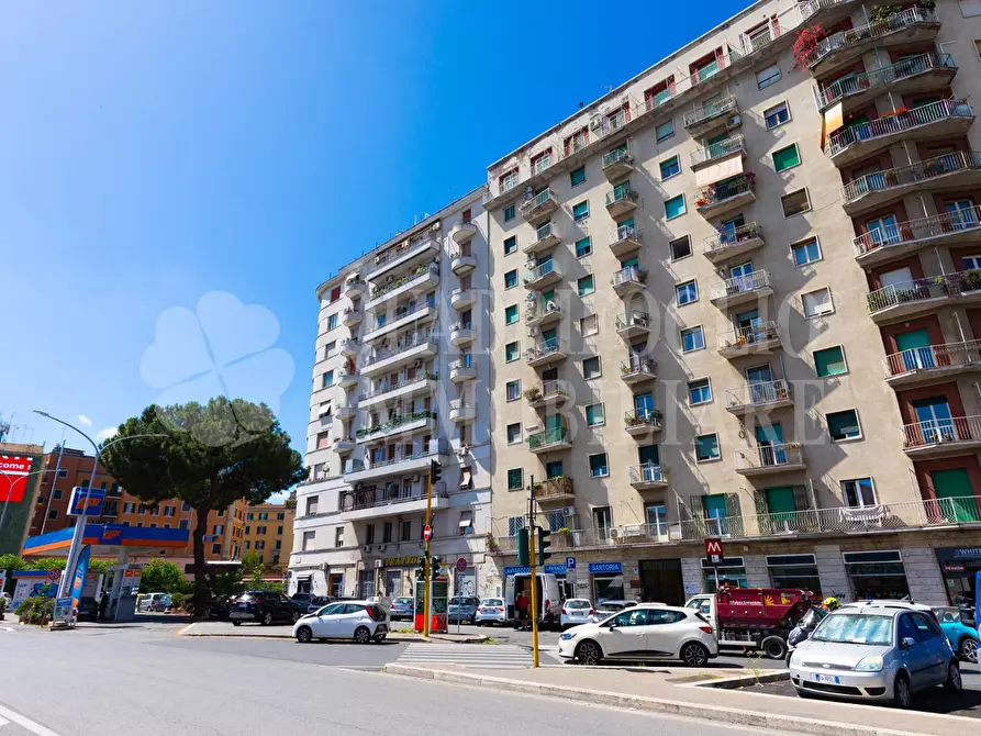Immagine 30 di Appartamento in vendita  in Piazza Di Ponte Lungo a Roma