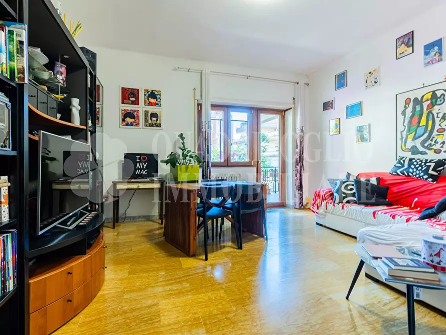 Immagine 5 di Appartamento in vendita  in Viale Della Pineta Di Ostia a Roma