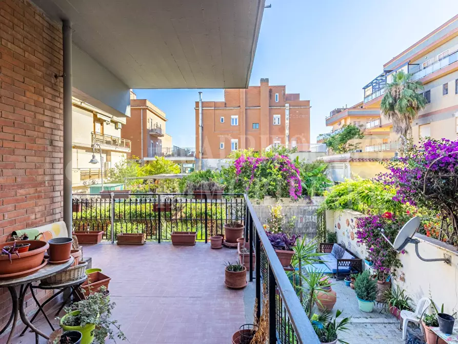 Immagine 23 di Appartamento in vendita  in Viale Della Pineta Di Ostia a Roma