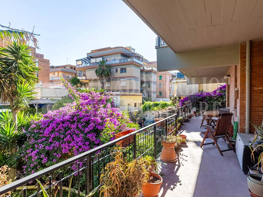 Immagine 27 di Appartamento in vendita  in Viale Della Pineta Di Ostia a Roma