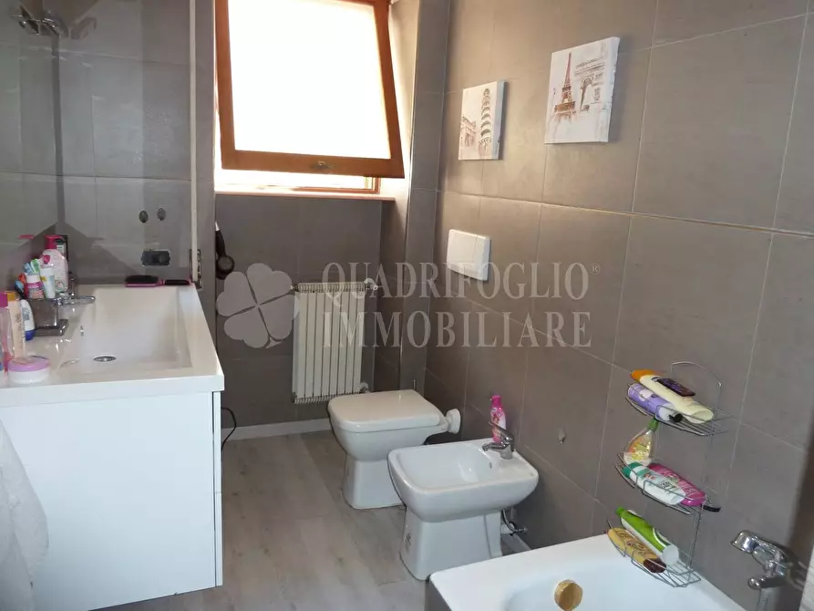 Immagine 21 di Appartamento in vendita  in Viale Della Pineta Di Ostia a Roma