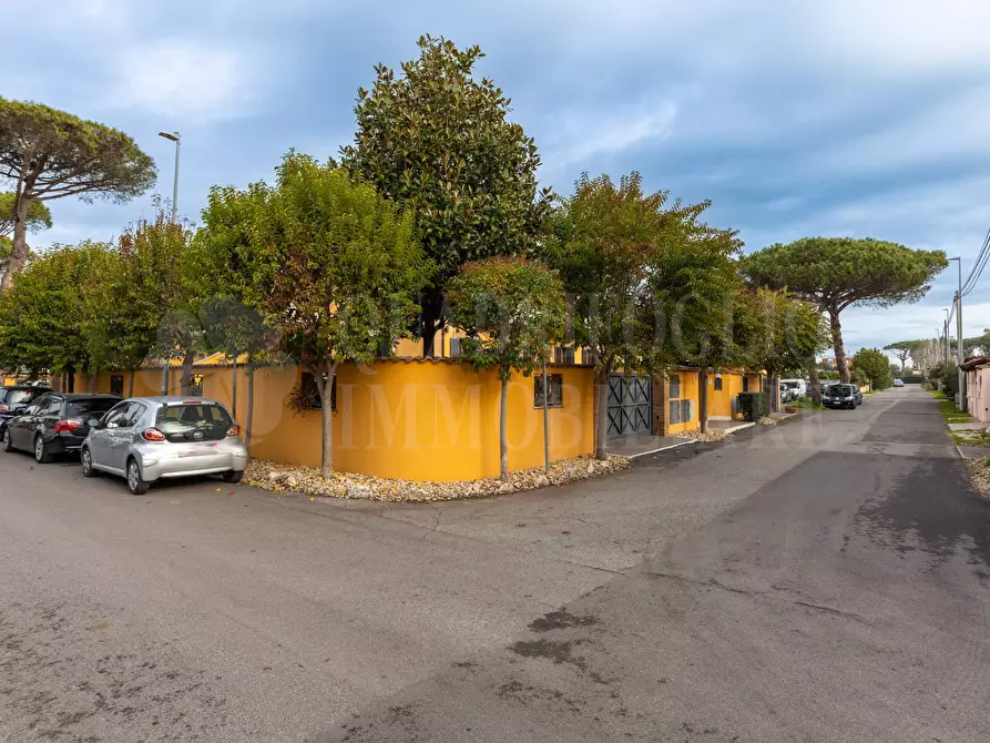 Immagine 4 di Villa in vendita  in via monte vies a Fiumicino