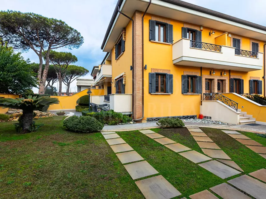 Immagine 7 di Villa in vendita  in via monte vies a Fiumicino