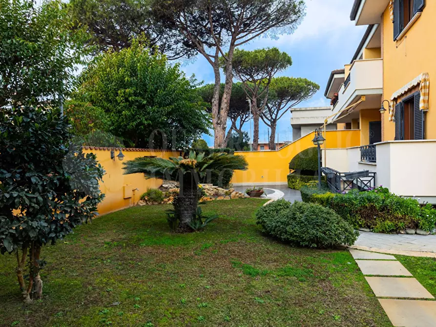 Immagine 8 di Villa in vendita  in via monte vies a Fiumicino