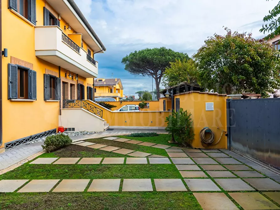 Immagine 10 di Villa in vendita  in via monte vies a Fiumicino