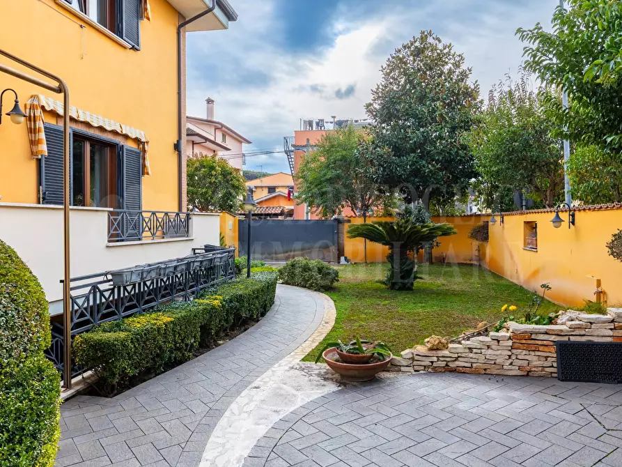 Immagine 12 di Villa in vendita  in via monte vies a Fiumicino