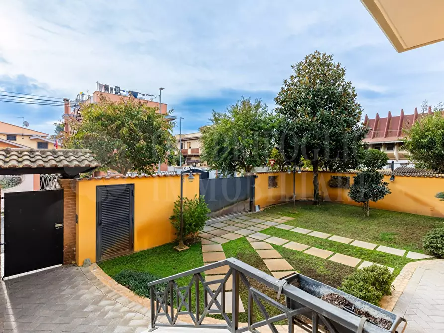 Immagine 16 di Villa in vendita  in via monte vies a Fiumicino
