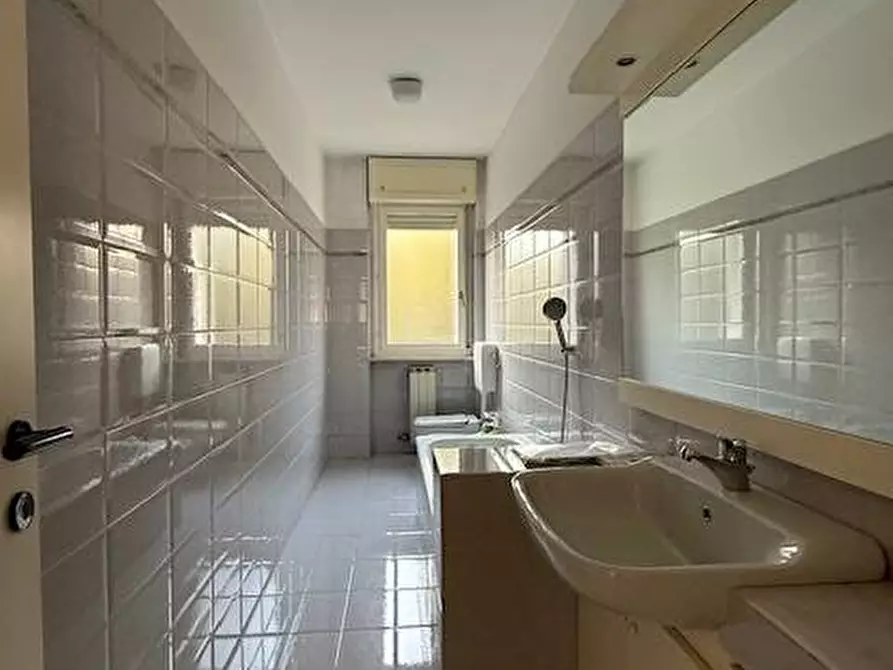 Immagine 12 di Appartamento in vendita  in Viale Matteotti a Nichelino