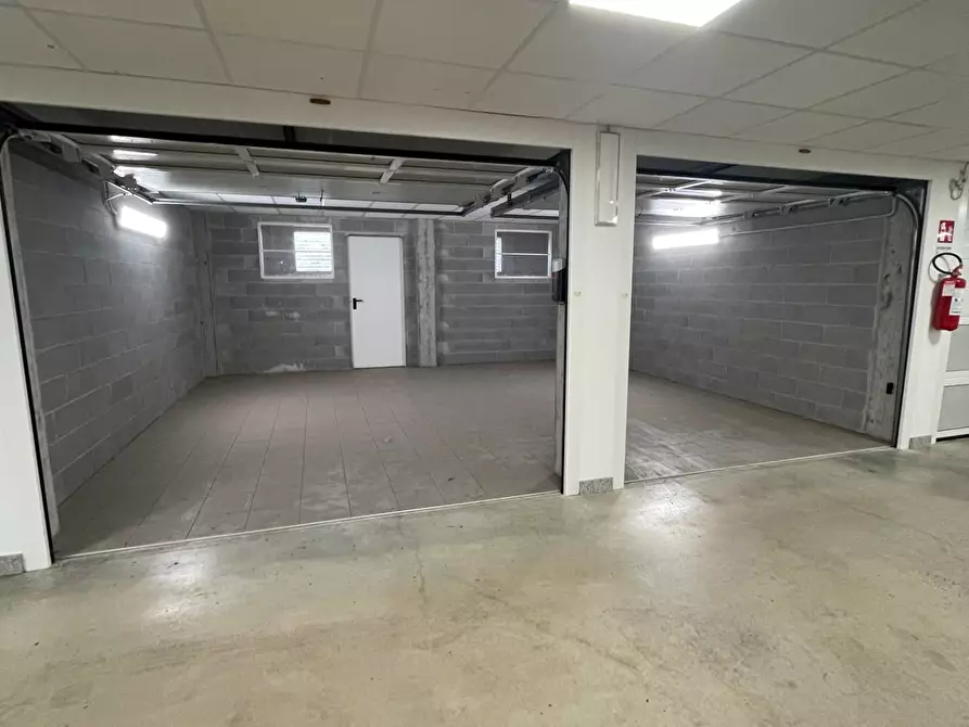 Immagine 1 di Box auto in vendita  in Strada Guido Volante a Torino