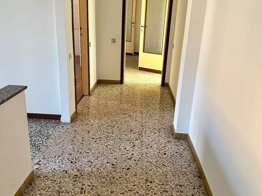 Immagine 1 di Appartamento in vendita  in via mentana a Vigevano
