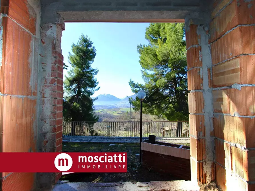 Immagine 8 di Villa in vendita  in Palombara a Gagliole