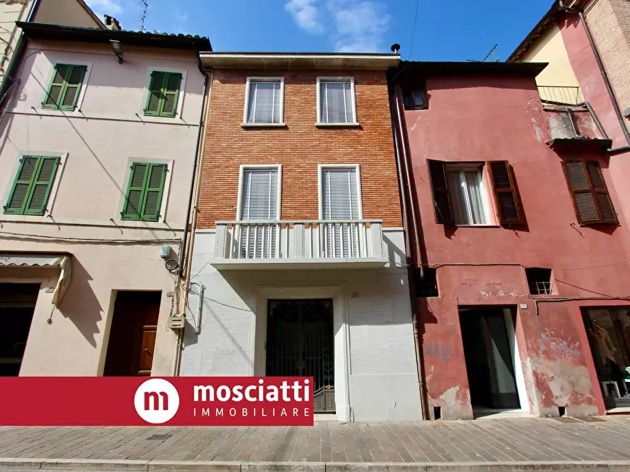 Immagine 2 di Casa indipendente in vendita  in Corso Vittorio Emanuele a Matelica