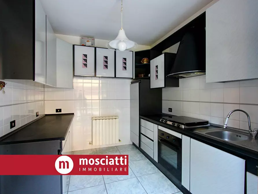 Immagine 5 di Appartamento in vendita  in Viale Marconi a Matelica