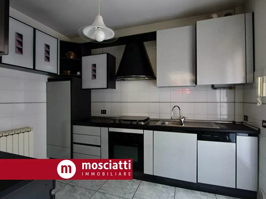 Immagine 6 di Appartamento in vendita  in Viale Marconi a Matelica