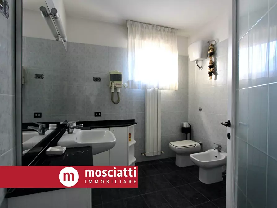 Immagine 9 di Appartamento in vendita  in Viale Marconi a Matelica