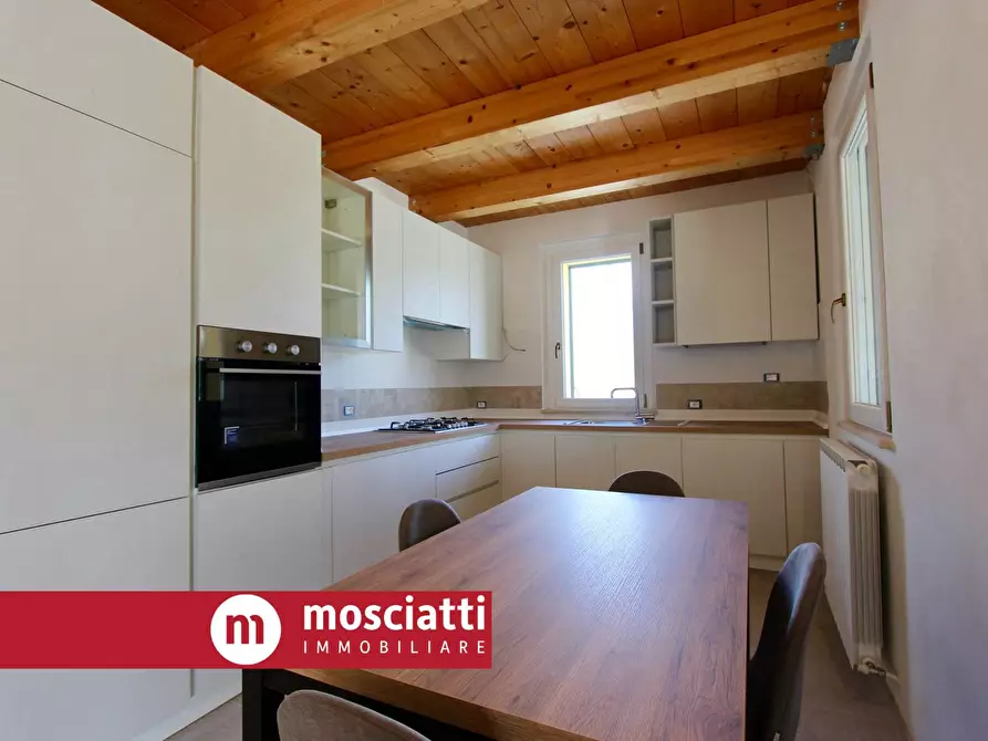 Immagine 9 di Casa indipendente in vendita  in Località Terricoli a Matelica